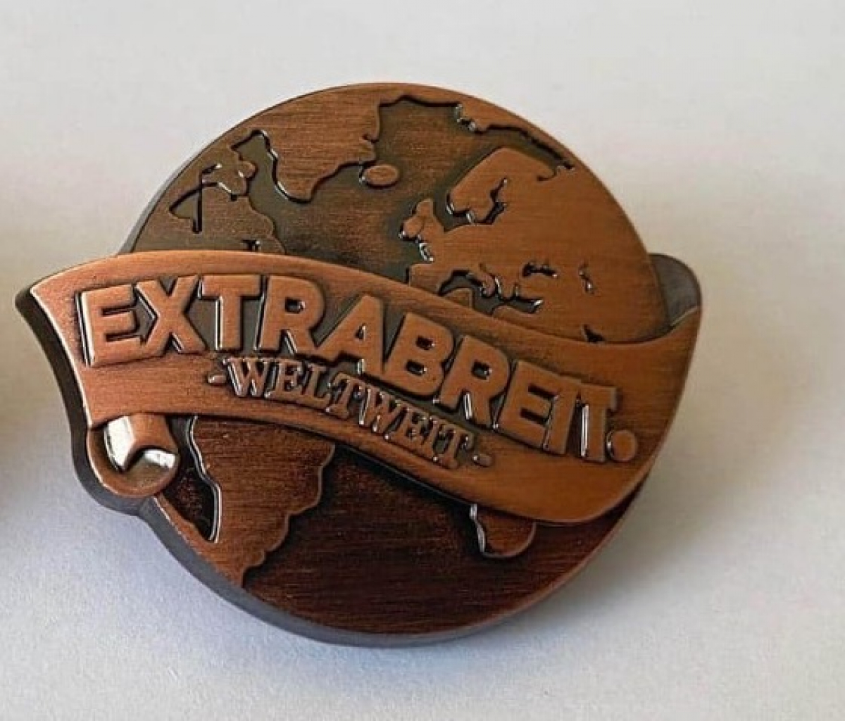 EXTRABREIT – Weltweit – 3D Metal Pin – Kupfer